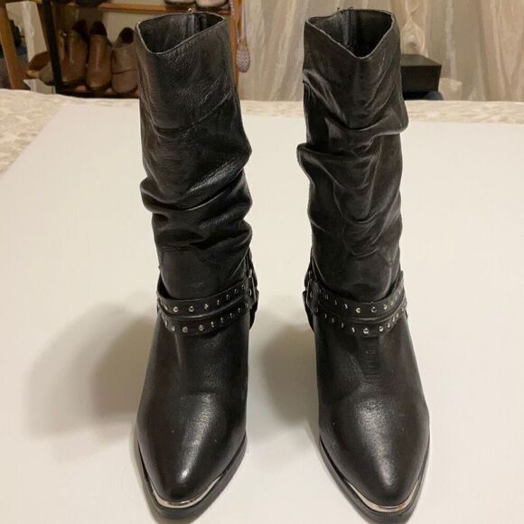 Dingo Emma Slouchy Western Boot, 7. Black withSilver Hardware. - Picture 10 of 16